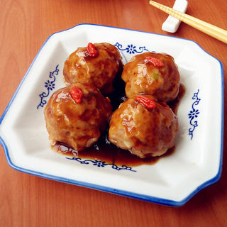 本色蒸狮子头