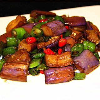 素小炒肉茄子丁素心居静不吸油的做法