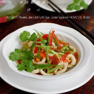 【清蒸鱿鱼圈】---  简单的方法制作营养的美味