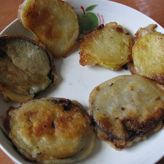 电饼铛煎制茄盒和土豆盒