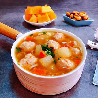 冬瓜胡萝卜肉丸汤