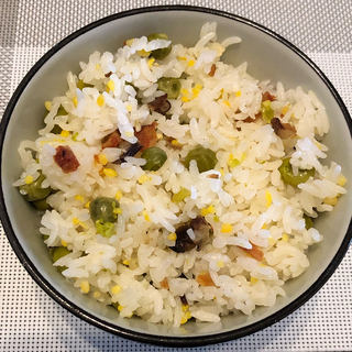 腊肉豌豆饭