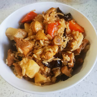 鸡肉香菇焖饭