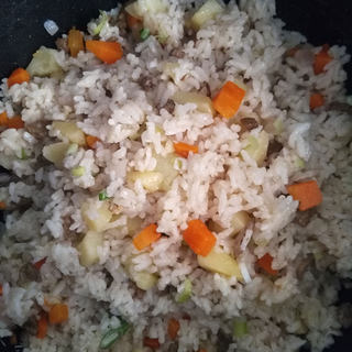 牛肉焖饭