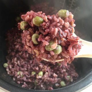 豌豆黑米饭