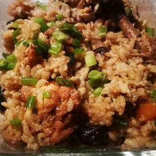 芋头翅根焖饭