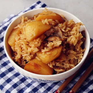 土豆焖饭