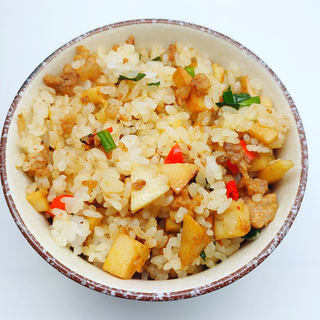 好吃到哭的电饭煲香芋焖饭，懒人必备