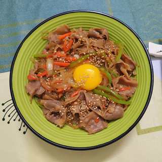 肥牛丼