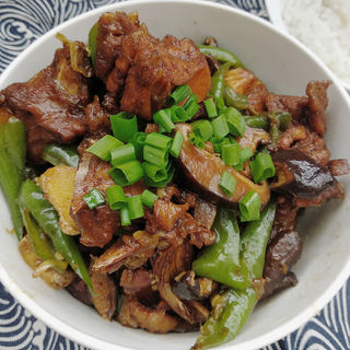 香菇焖鸡米饭