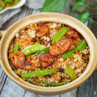 美食节腊肠荷兰豆煲仔饭