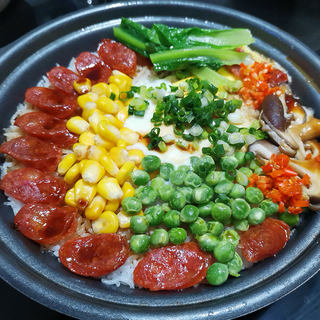 五彩缤纷煲仔饭
