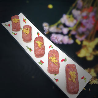 紫薯鱼松饭团