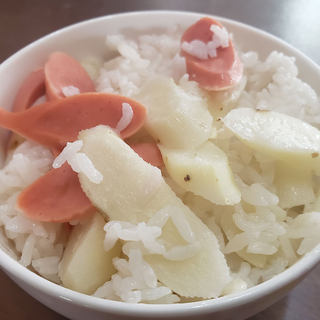 火腿肠山药焖饭