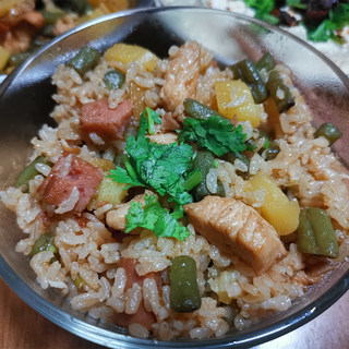 鸡丁豆角焖饭