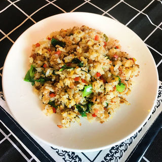 芽菜蔬菜炒饭