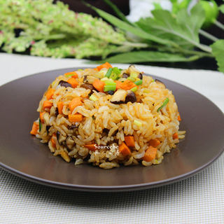 胡萝卜香菇炒饭