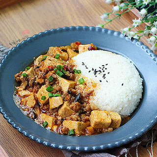 香菇豆腐盖浇饭
