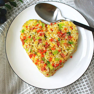 香肠炒杂粮饭