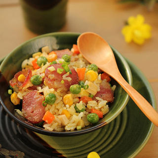 腊肠杂蔬炒饭
