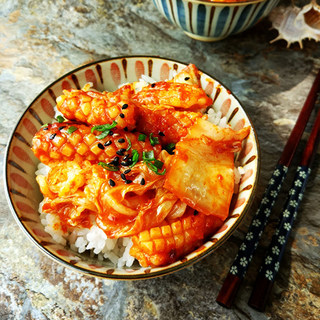 辣白菜炒鱿鱼花盖饭