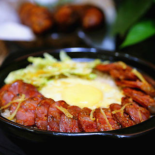 麻辣香肠煲仔饭