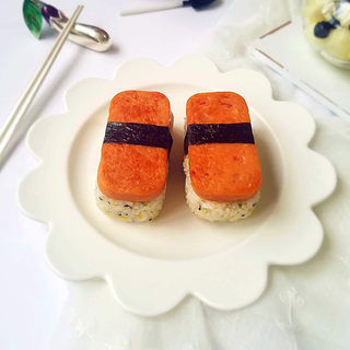 午餐肉饭团