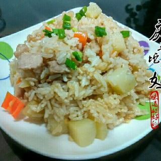 土豆肉片焖饭