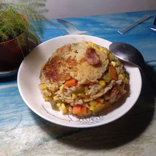 炫彩腊肠焖饭