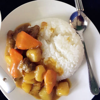 咖喱土豆牛肉盖浇饭
