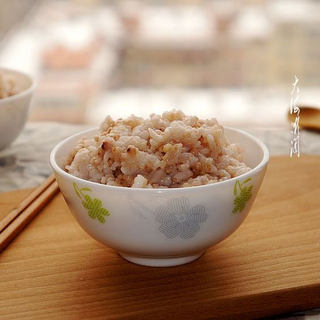 稻米、高粱米二米饭