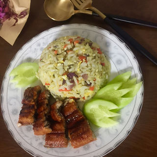 蒲烧鳗鱼蛋炒饭