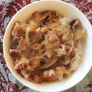 牛肉盖饭