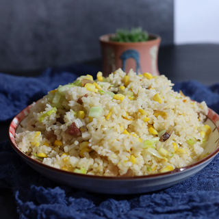 玉米香肠炒饭