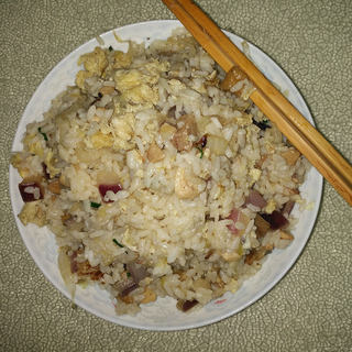 鸡腿肉白菜鸡蛋炒饭