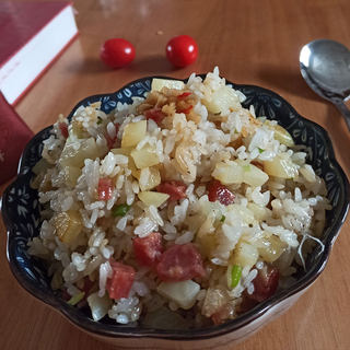土豆腊肠炒饭