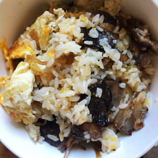 腊肉青椒蛋炒饭
