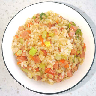 杂蔬火腿炒饭