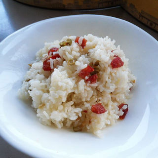 腊肠榨菜末炒饭