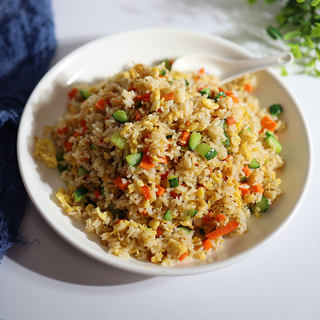 黄瓜胡萝卜蛋炒饭