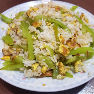 青椒鸭蛋炒米