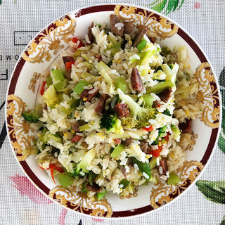 西兰花香肠丁炒饭