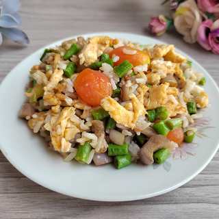 小番茄豇豆鸡蛋炒饭