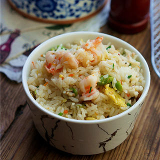 虾仁鱿鱼炒饭