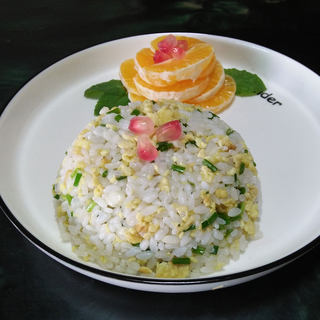 葱香蛋炒饭