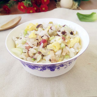 藕丁榨菜炒饭