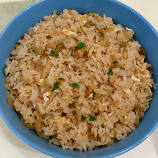 榨菜鸡蛋炒饭