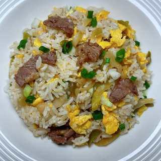 榨菜牛肉炒饭