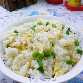 蒜薹鸡蛋炒饭