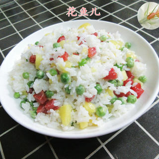 罗汉豆香肠菠萝炒饭